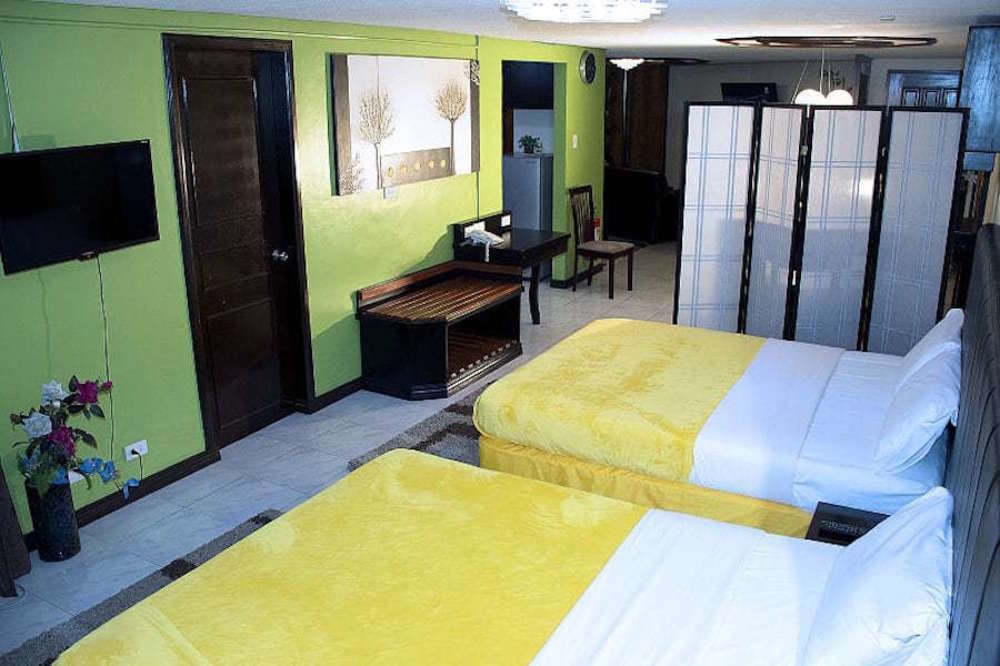 Manila Bay Serviced Apartments Buitenkant foto