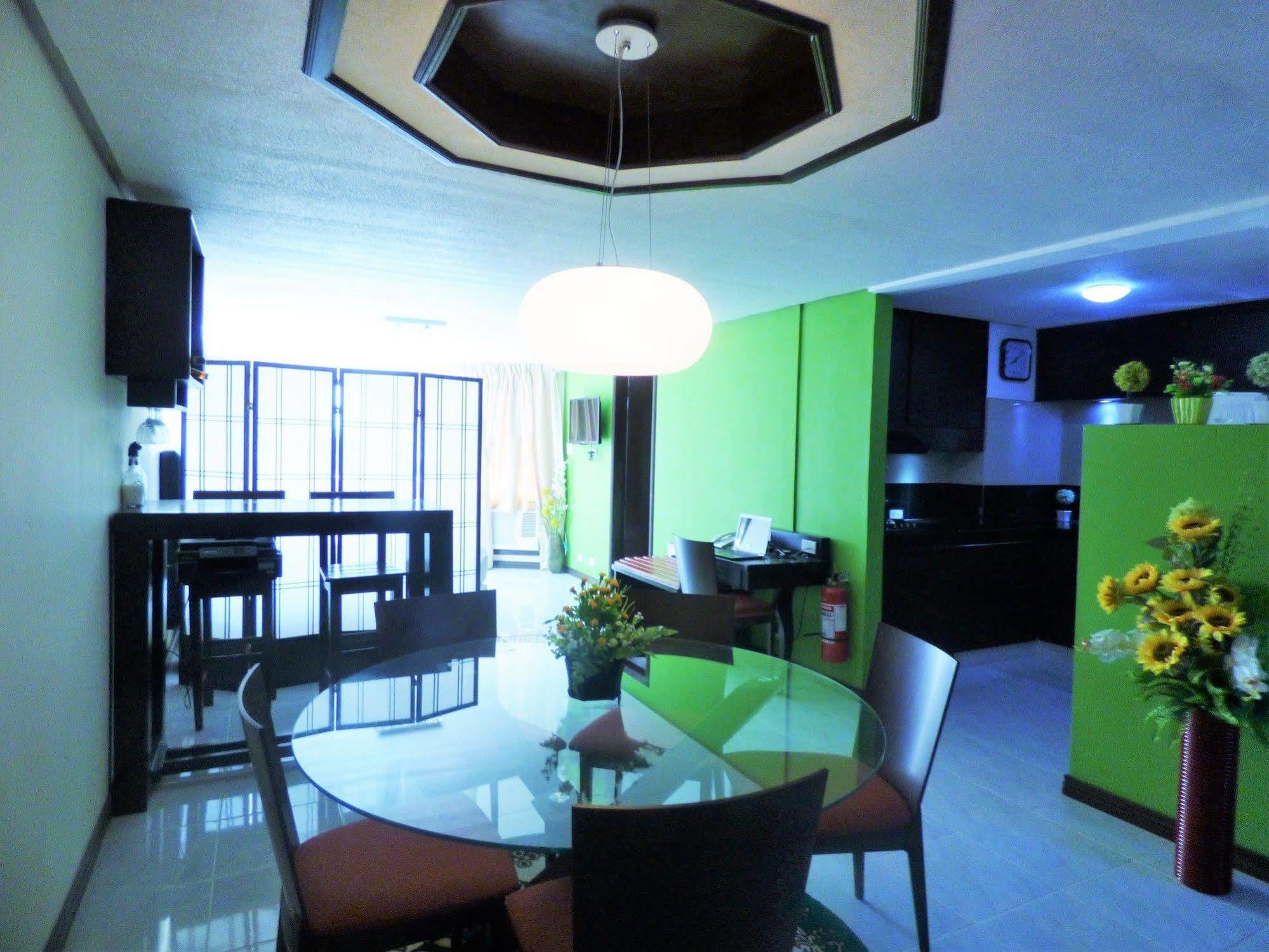 Manila Bay Serviced Apartments Buitenkant foto
