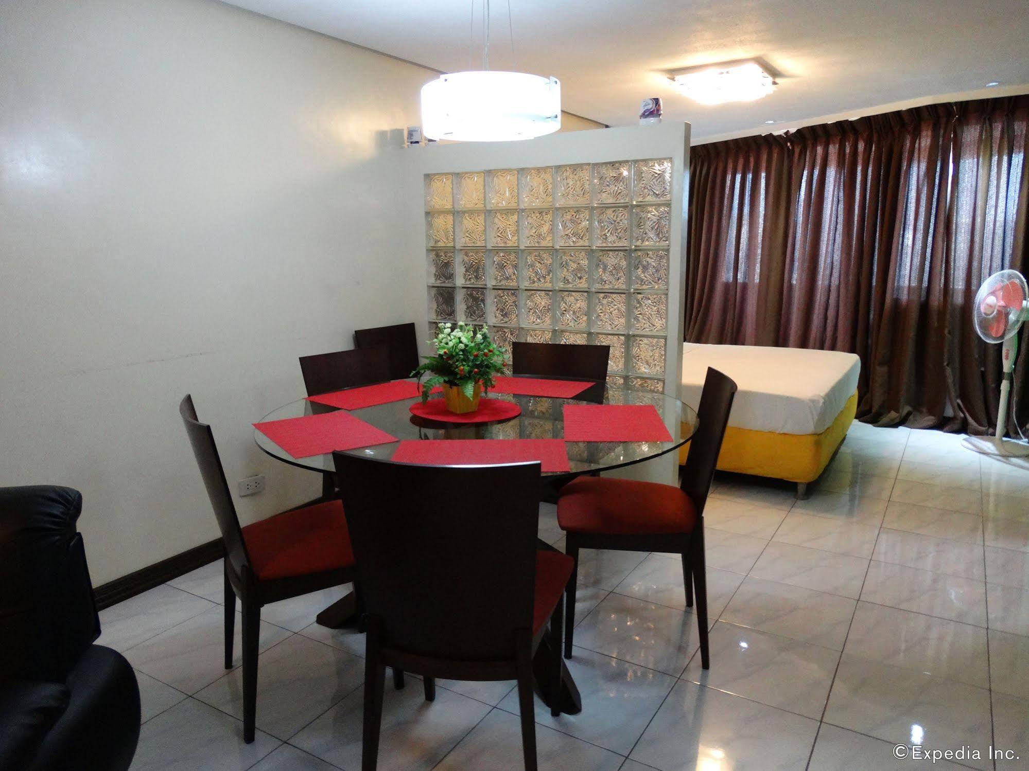 Manila Bay Serviced Apartments Buitenkant foto