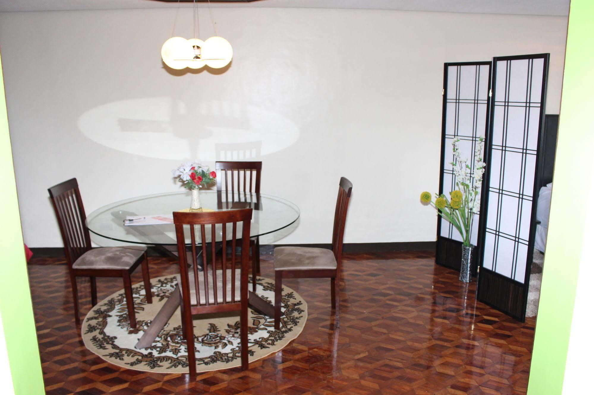 Manila Bay Serviced Apartments Buitenkant foto
